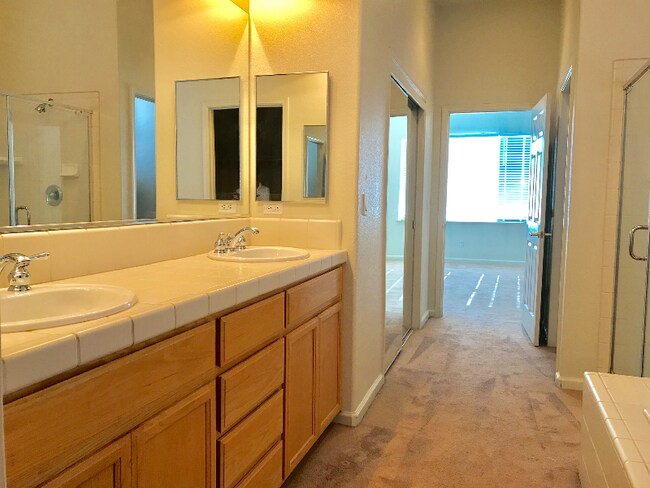 Foto del edificio - 205 Quail Meadow Ln