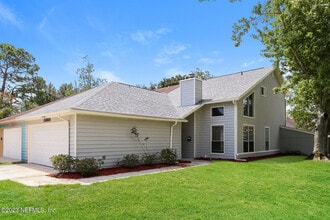 Building Photo - 11360 Fort Caroline Lakes Dr S