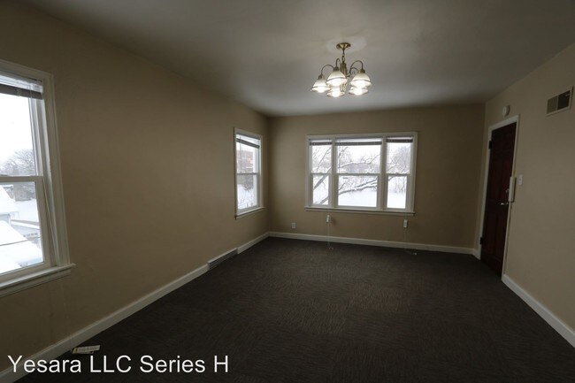 Building Photo - 1208 Valley St