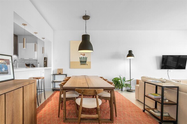 Foto del edificio - 201 Crandon Blvd