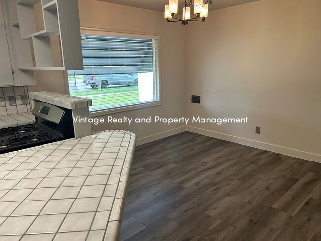 Building Photo - First Time On The Rental Market! Single St...
