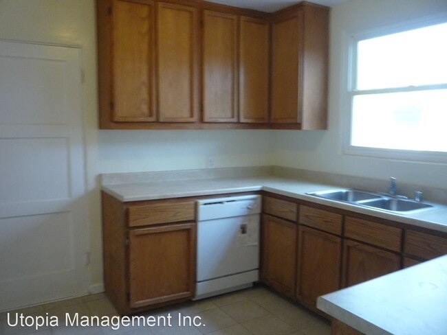 Building Photo - 3 br, 1 bath House - 647 59th Street