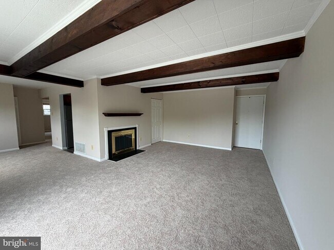 Foto del edificio - 17 Warren Lodge Ct