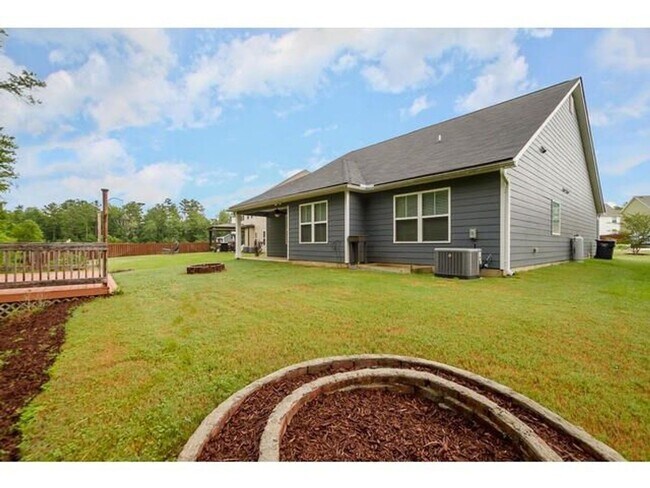 Foto del edificio - 1558 Driftwood Ln