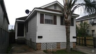 Building Photo - 2633 Louisa St
