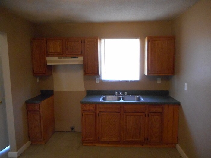 Building Photo - 837 Pitney Ln