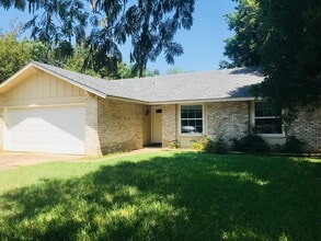 Building Photo - 10106 Missel Thrush Dr