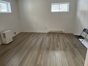 Building Photo - 4540 Av Draper