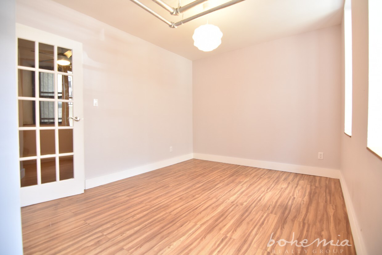 Primary Photo - 611 W 135th St