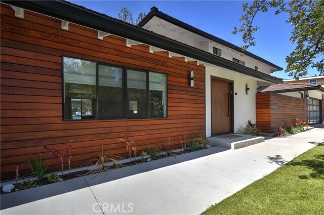 Building Photo - 4751 Del Moreno Dr