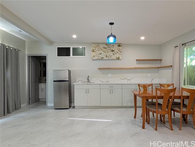 Building Photo - 41-030 Hinalea St