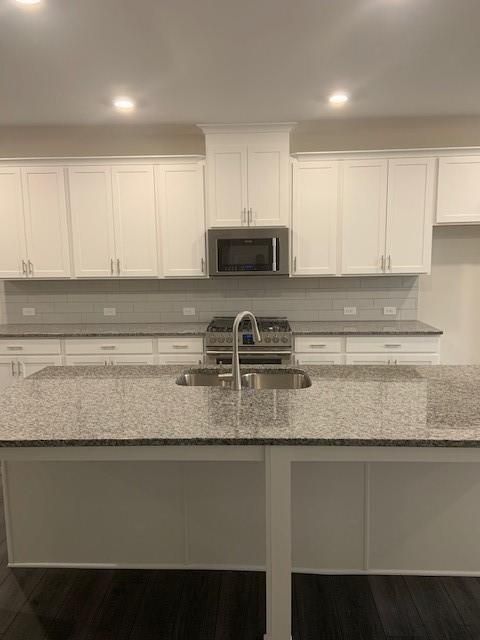 Foto del edificio - 3925 Redwood Dr