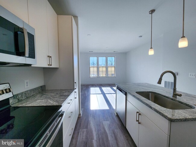 Building Photo - 10755 Fairgrounds Dr
