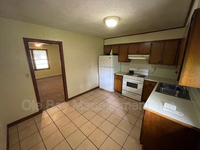 Building Photo - 1815-B Ogburn Ave