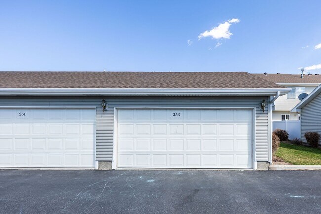 Foto del edificio - BEAUTIFUL 3 Bed/1 Bath Townhome located in Rexburg!