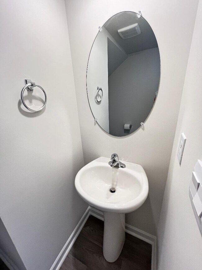 Foto del edificio - 1112 Broholmer Ln