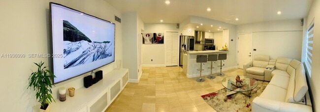 Building Photo - 900 SW 84th Ave