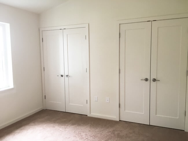 Interior Photo - Hilltop BP4