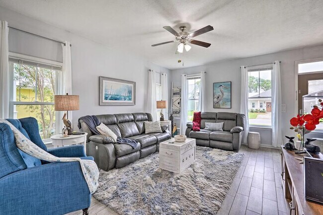 Building Photo - 3723 Tiki Dr