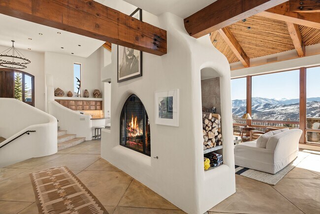 Building Photo - 685 Oak Ridge Rd