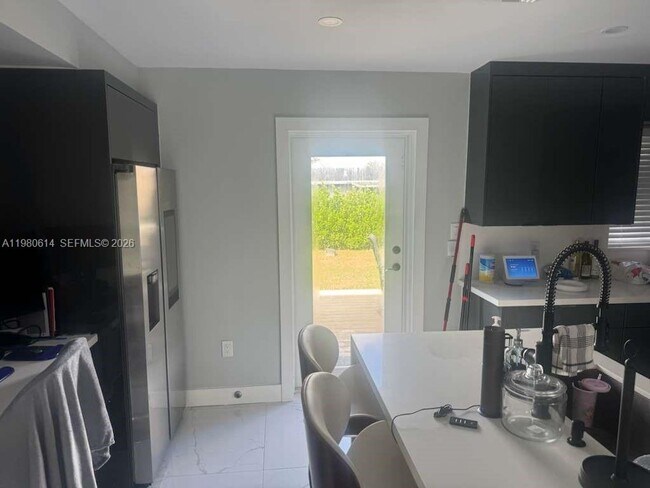 Foto del edificio - 1001 NW 148th St