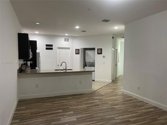 Foto del edificio - 1955 Marsh Harbor Dr