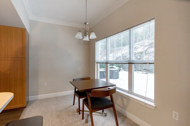 Building Photo - 1449 Main St