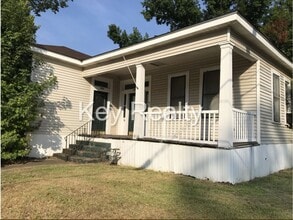 Building Photo - 1802 Marye St