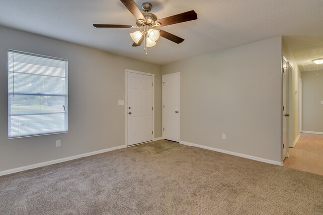 Building Photo - 2806 Cimarron Way