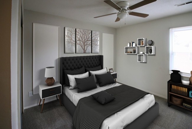 Building Photo - La Bobbi Apartments