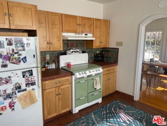 Building Photo - 6860 Alta Loma Terrace