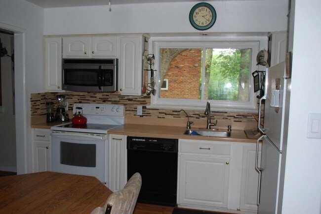 Building Photo - 1 bedroom in Bethesda MD 20817