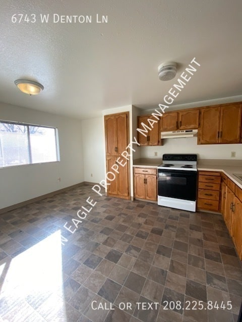 Foto del edificio - 6743 W Denton Ln