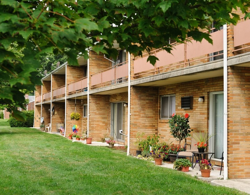 Country Club Apartments Apartments Oregon, OH