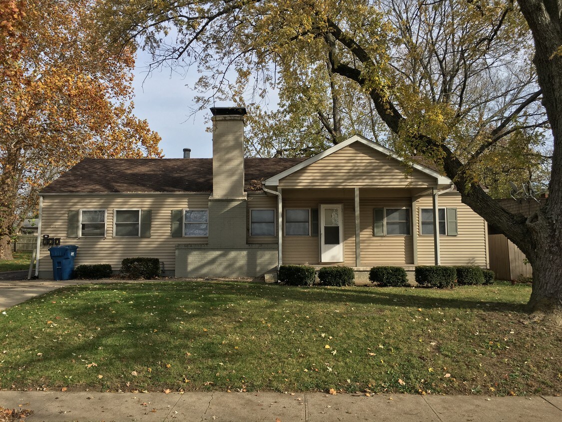 606 S Mattis Ave, Champaign, IL 61821 Apartments Champaign, IL