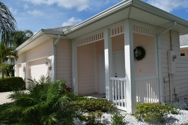 Building Photo - 1170 Eleuthera Dr NE