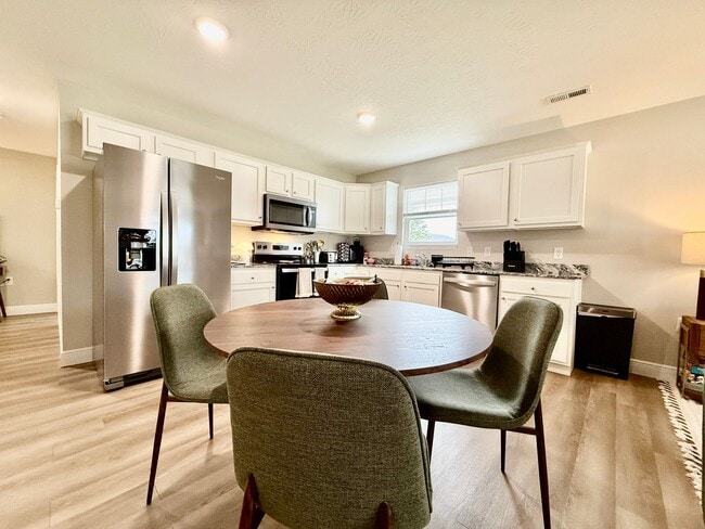 Building Photo - 148 Southwind Blvd