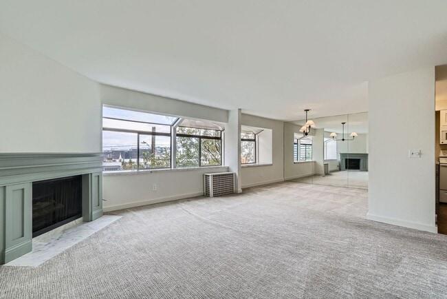 Building Photo - Stunning 2bed/2bath Condo with City Views ...