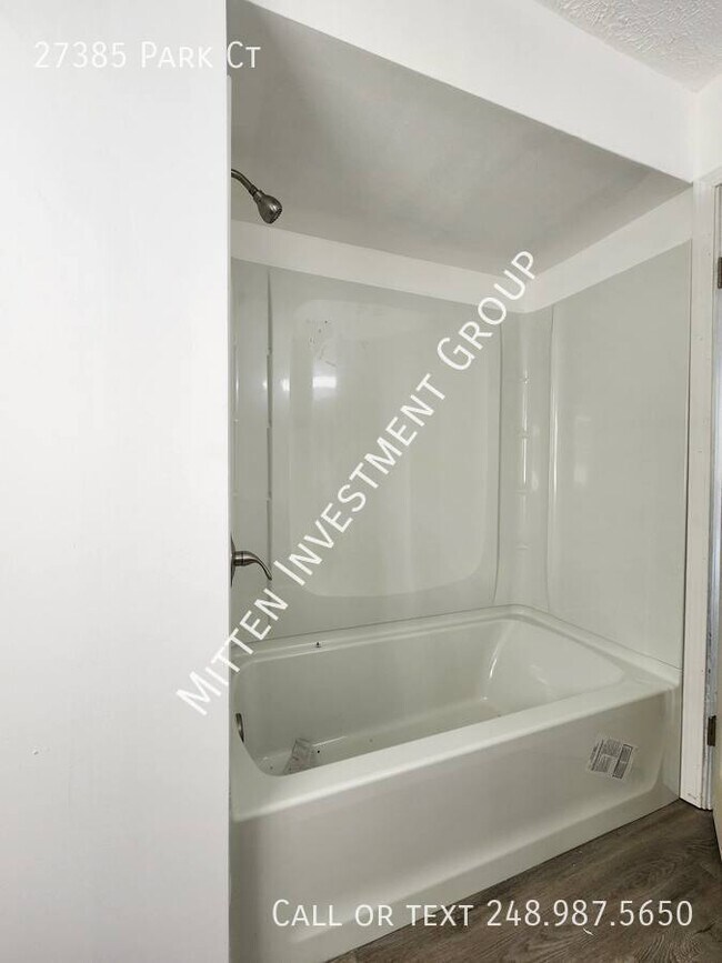 Foto del edificio - 27385 Park Ct
