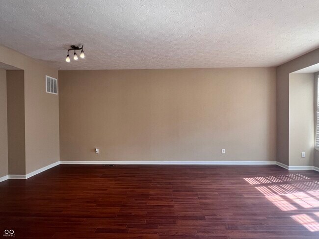 Foto del edificio - 3332 Decker Ridge Dr