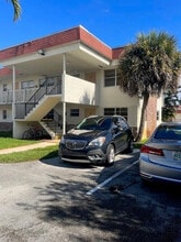 Building Photo - 4169 SW 67th Ave