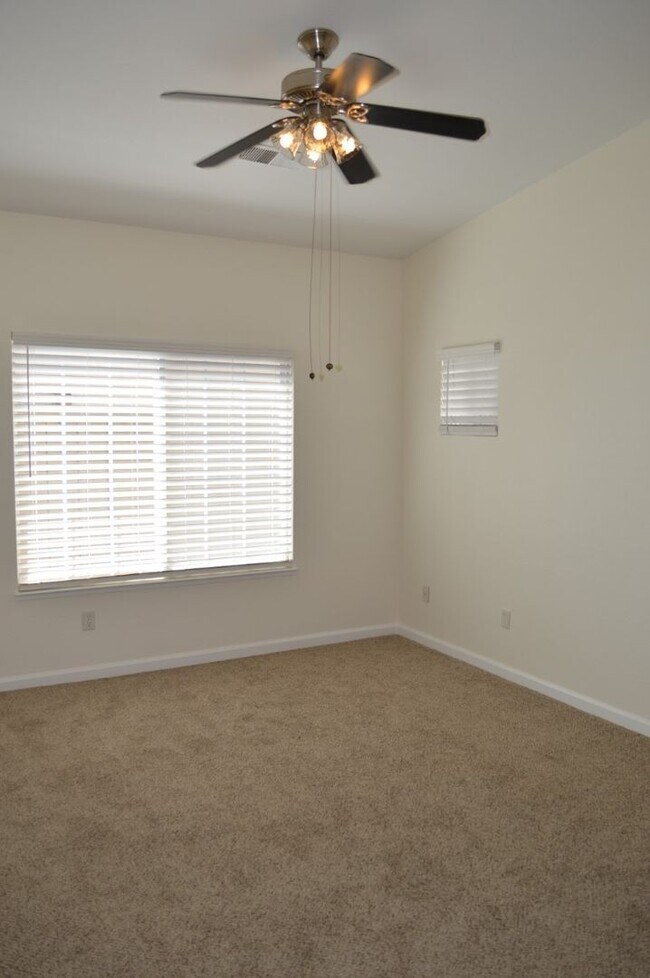 Foto del edificio - 2 Bedroom, 2 Bath Home