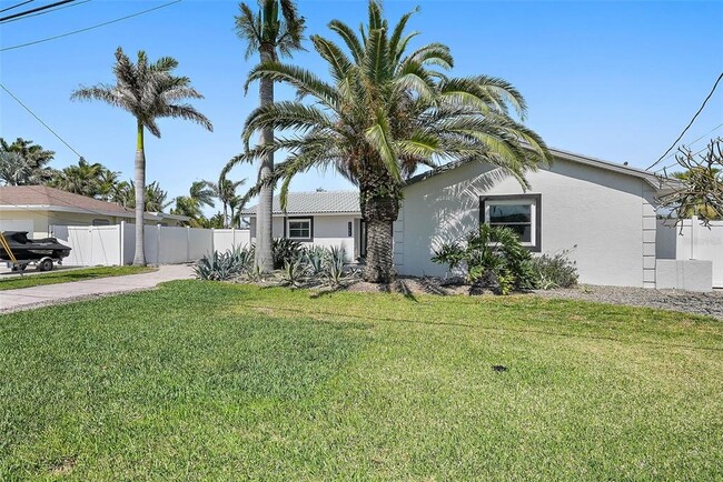 Building Photo - 3755 Belle Vista Dr E