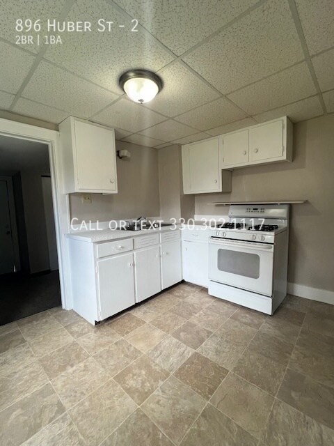 Building Photo - Two bedroom upper level apartment for rent...