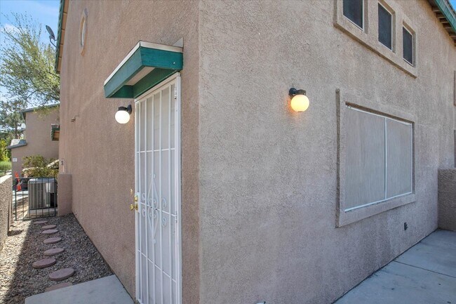 Building Photo - 5199 Souvenir Ln