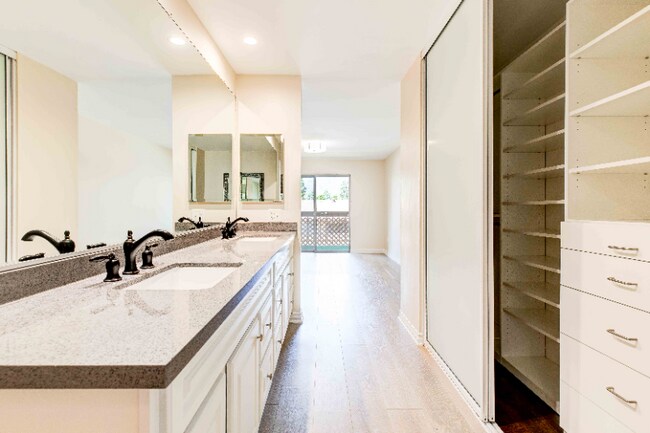 Foto del edificio - 3481 Stancrest Dr