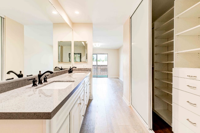 Building Photo - 3481 Stancrest Dr