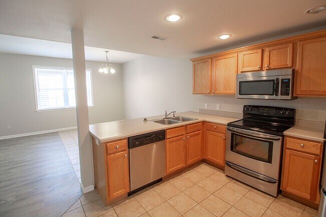 Foto del edificio - Beautiful 3 Bedroom Condo