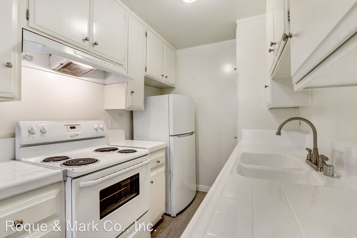 Primary Photo - 2 br, 2 bath Apartment - 824 Maple Street ...