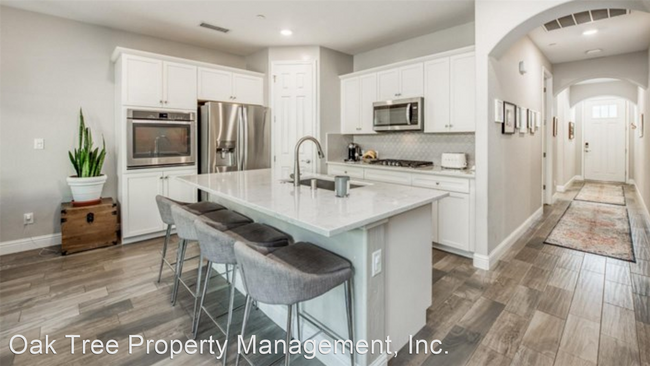 Building Photo - 3 br, 2 bath House - 1374 E. Via Viola Way